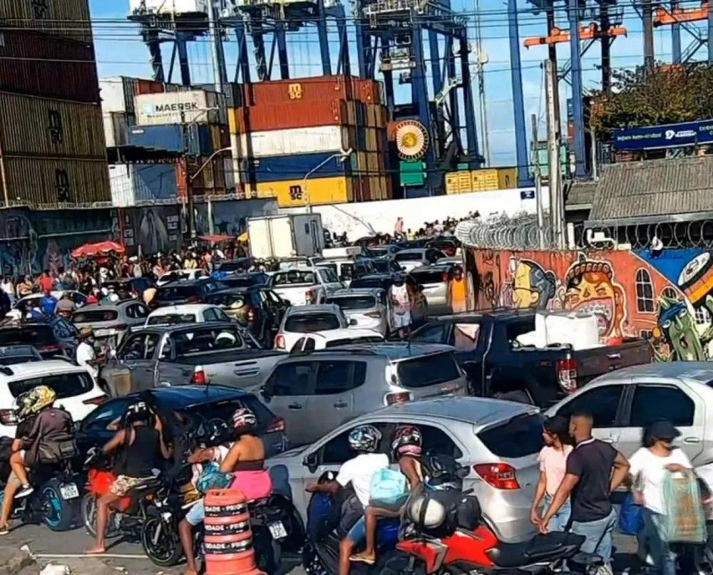 Sistema Ferry-Boat registra fila quilométrica e tempo de espera é maior que quatro horas