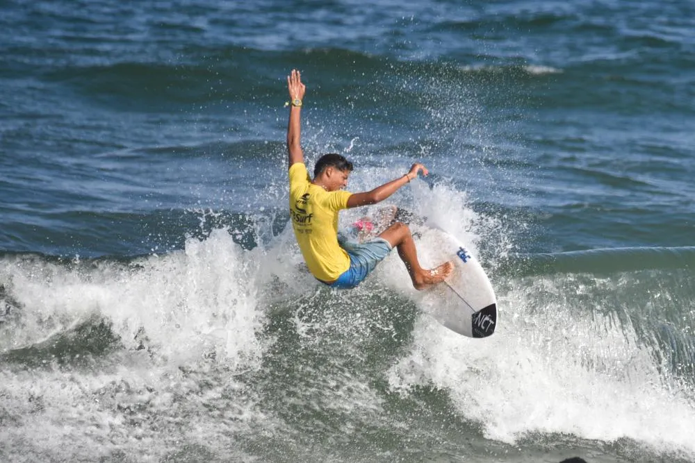 Atletas de Mata de São João estão na final do Circuito Baiano de Surf 2024