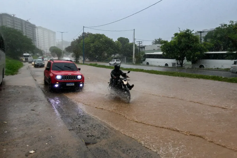 Todos os municípios baianos estão em alerta de chuva e ventos intensos
