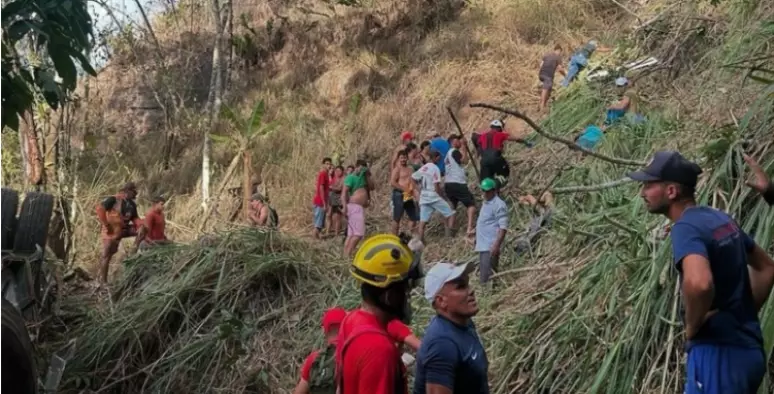 Ônibus capota e mata 23 passageiros; grávida está entre mortos
