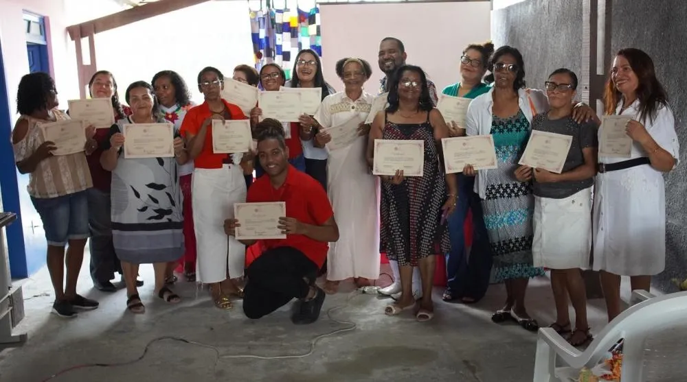 Projeto Nosso Bordado forma artesãs e fortalece empreendedorismo em Dias d'Ávila