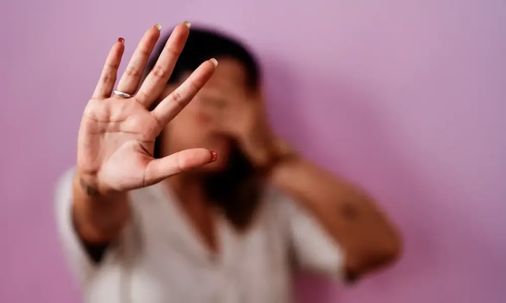  Duas em cada 10 brasileiras já sofreram ameaça de morte de parceiros 