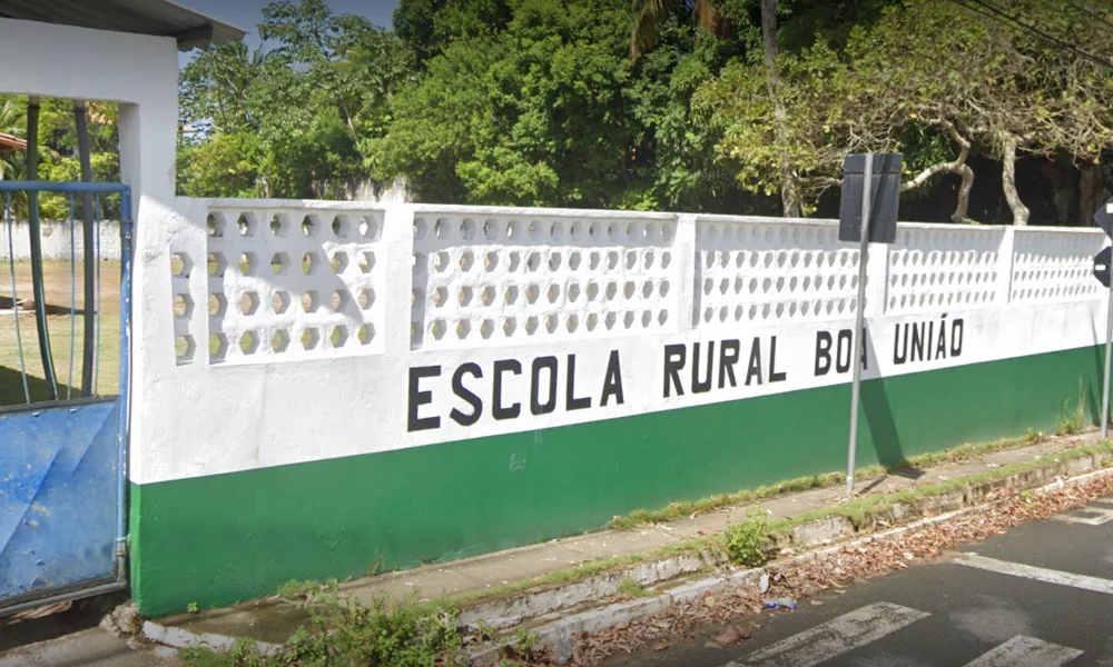 Professora é apedrejada por alunos após aula sobre cultura afro-brasileira em Camaçari