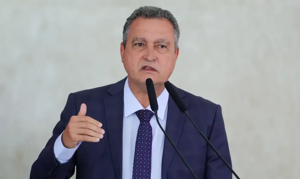 Ajustes no BPC visam diminuir judicialização, diz ministro Rui Costa