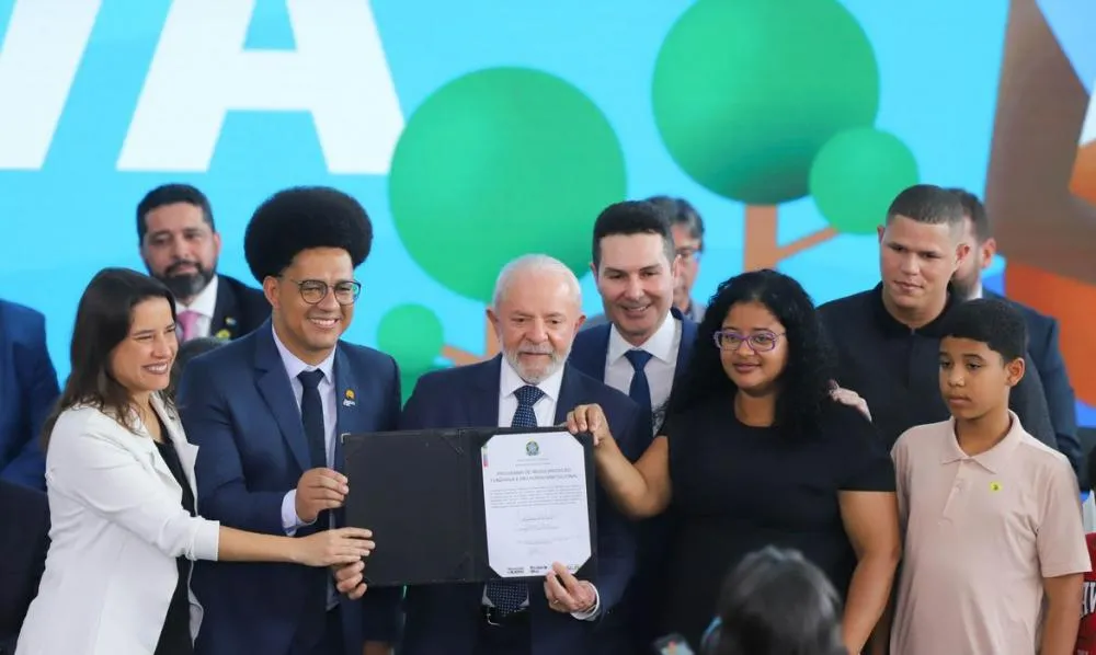  Lula lança programa de urbanização de favelas Periferia Viva 