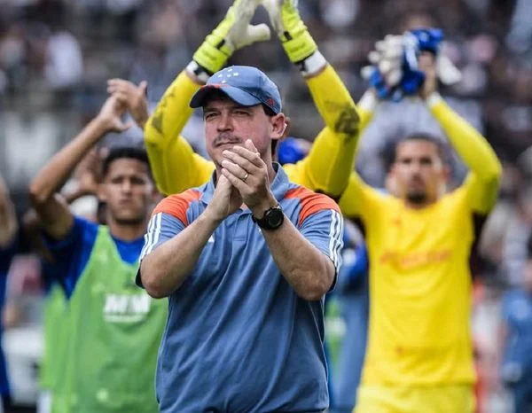 Concorrente do Bahia pela Liberta, Cruzeiro tem desfalques e clima de despedida de Fernando Diniz