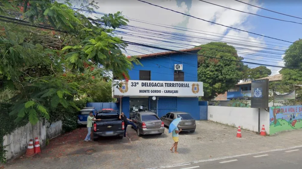 Mulher é morta a tiros em carro de aplicativo em Camaçari; condutor também foi ferido