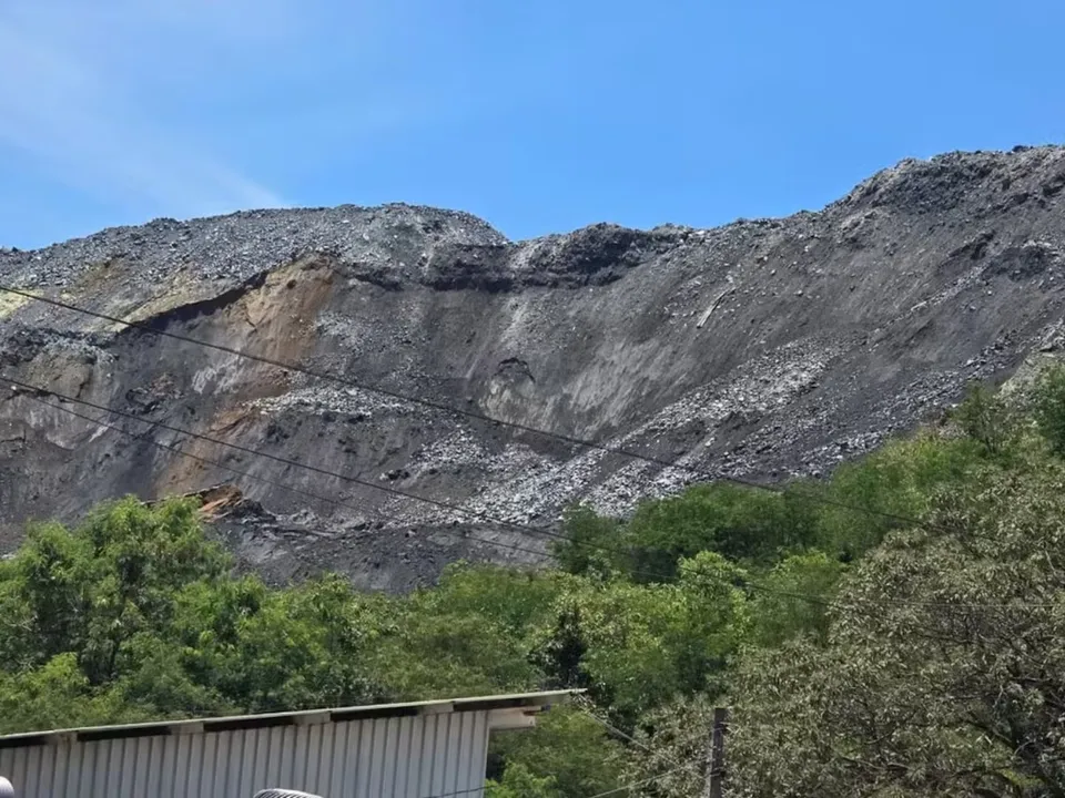 Mina sofre deslizamento e moradores são evacuados em Conceição do Pará