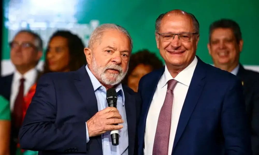 Internado, Lula continua na presidência durante recuperação