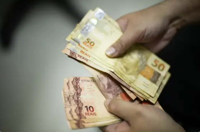 Salário mínimo: valor pode ficar R$10 menor com nova regra de reajuste