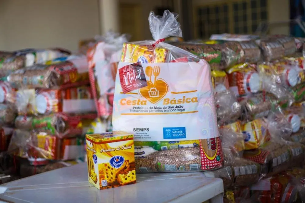 Prefeitura inicia distribuição de cestas natalinas para famílias em vulnerabilidade