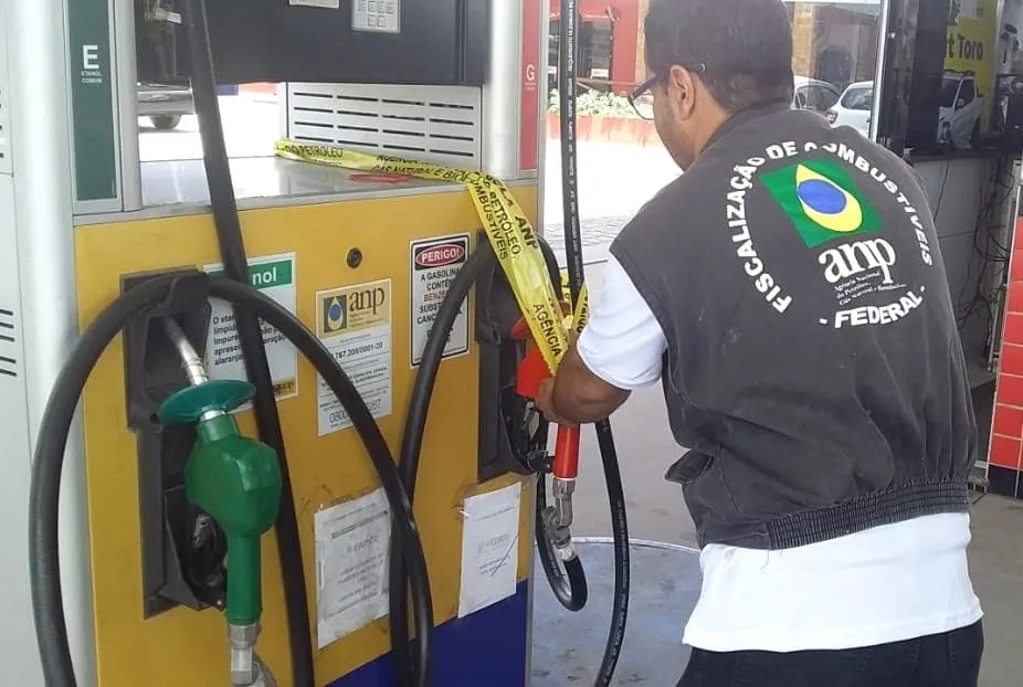 Postos em São Sebastião do Passé e Alagoinhas são interditados