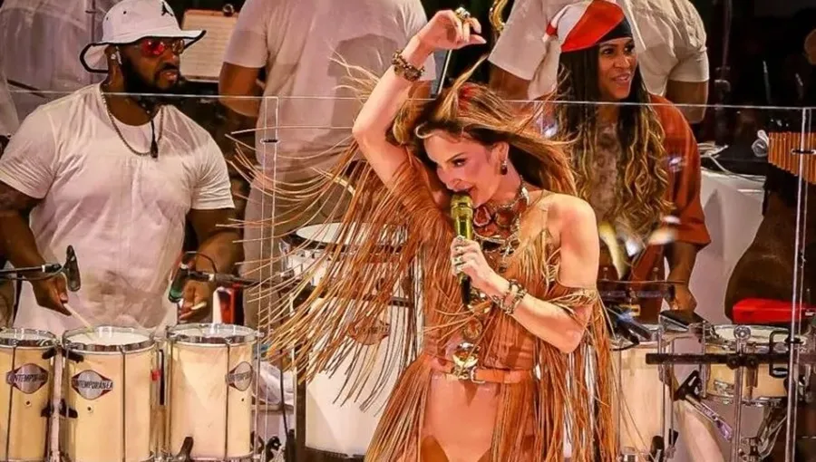 Claudia Leitte é denunciada ao MP por trocar nome de Iemanjá em música