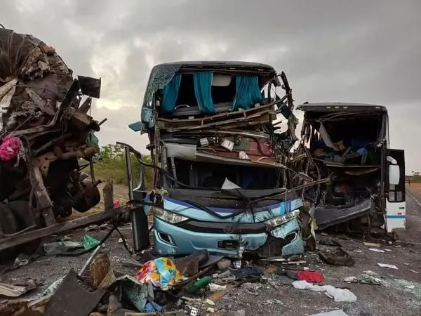 Motorista da carreta envolvida em acidente com 41 mortos em estrada de MG se entrega à polícia