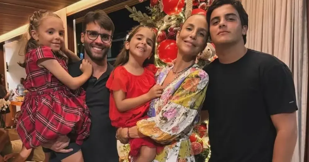 Ivete Sangalo escolhe Praia do Forte para celebrar Natal em família