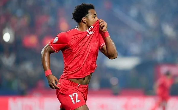 Ex-Vitória estreia pela seleção do Vietnã com dois gols e duas assistências