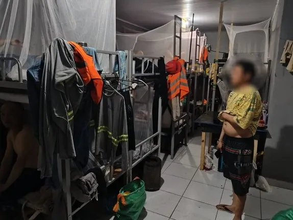 Trabalhadores chineses resgatados em obra da BYD foram vítimas do tráfico internacional, diz MPT
