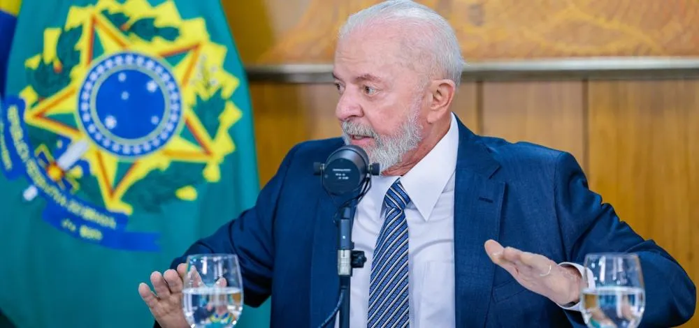 Lula sanciona regra que limita aumento do salário mínimo