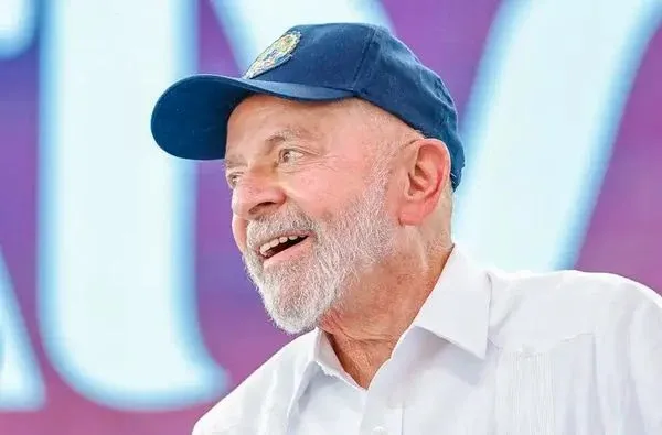 Lula muda planos e desiste de passar Réveillon na Bahia