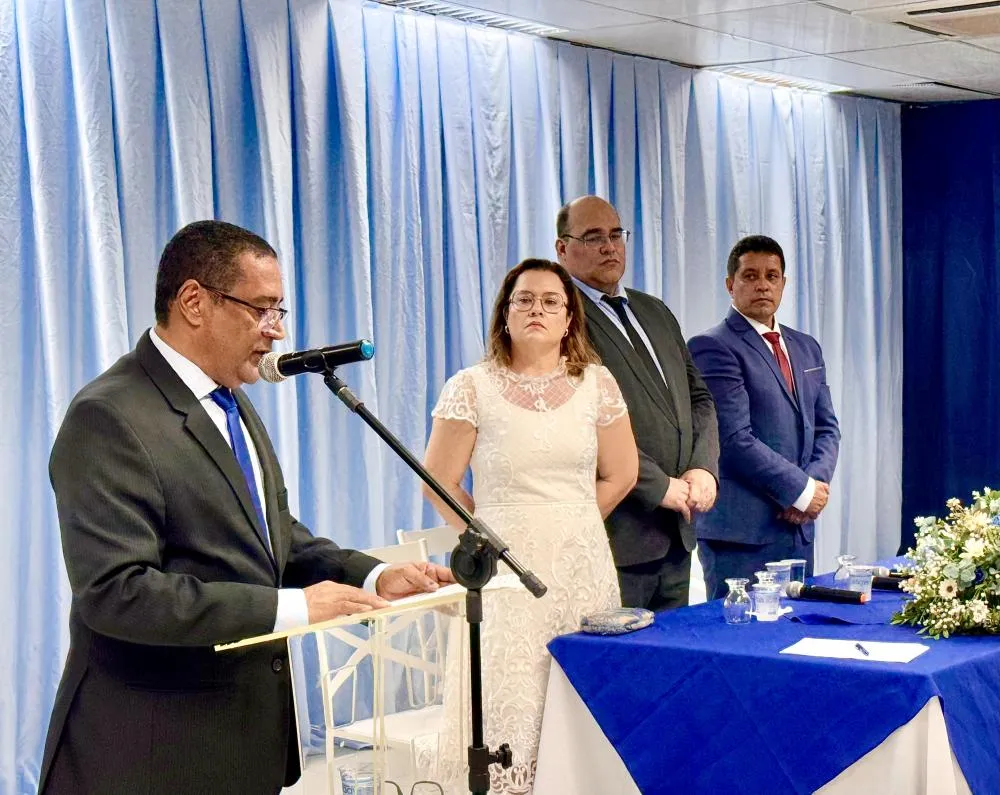 Prefeito Alberto Castro empossa secretários municipais em solenidade na Prefeitura