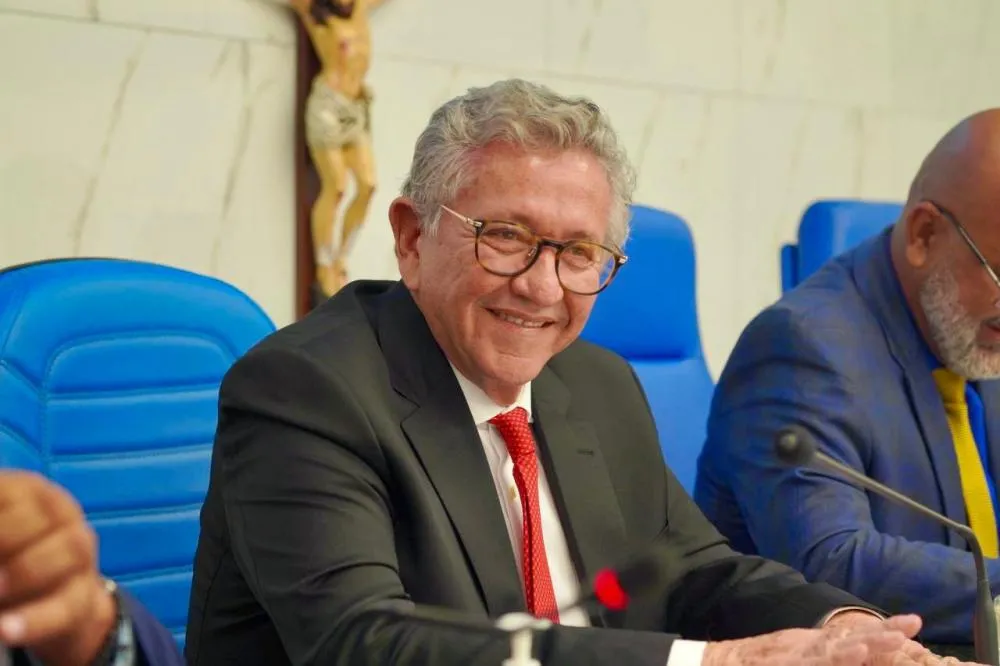 “Nossa cidade precisa de fé, trabalho e compromisso”, afirma prefeito Caetano durante posse