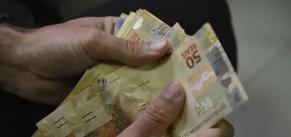 Novo salário mínimo de R$ 1.518 já está em vigor