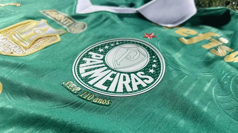 Palmeiras remove logo da Crefisa dos uniformes no site