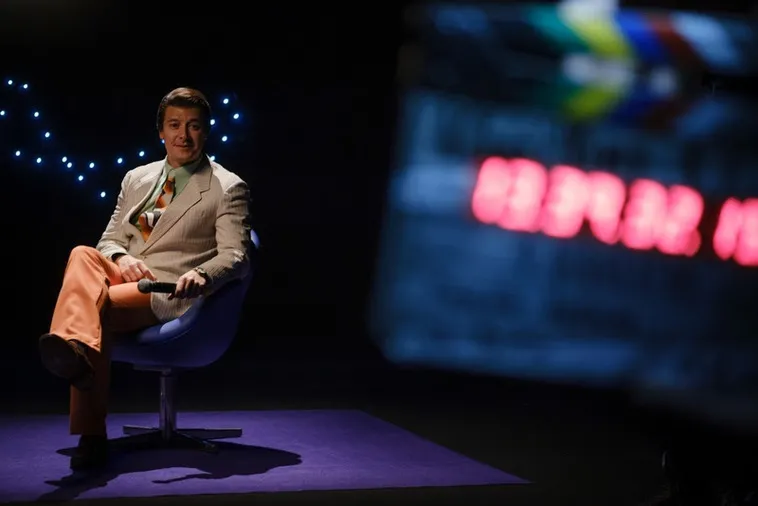 Filme inspirado na trajetória de Silvio Santos chega ao streaming
