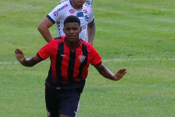 Com gols no fim, Vitória supera São José-RS na estreia da Copinha