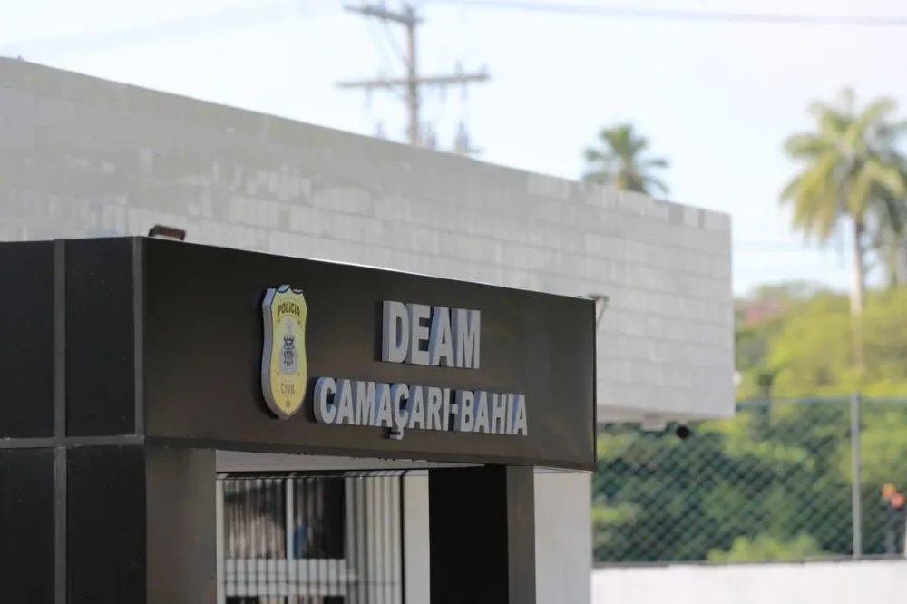 Jovem sofre tentativa de feminicídio em Camaçari; ex-companheiro é preso em flagrante