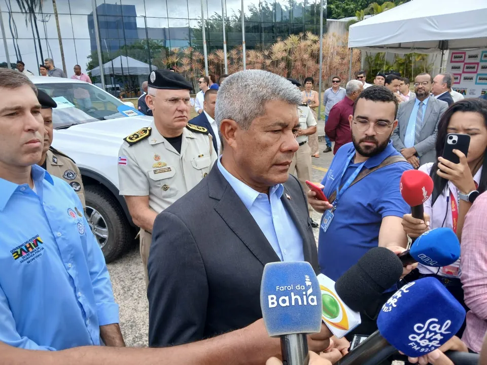 Governador se pronuncia sobre reprodução de gestos de facção na Bahia