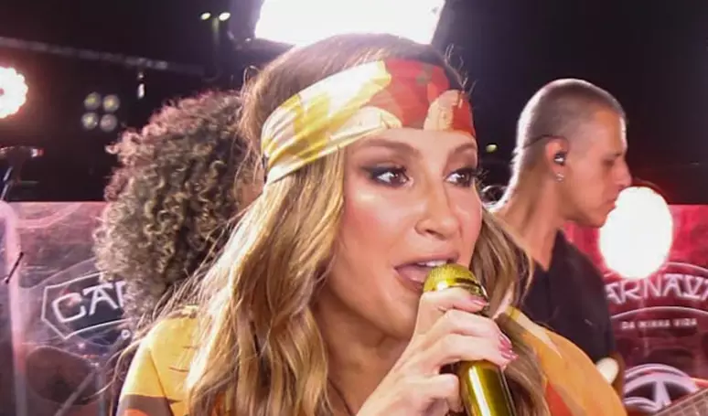 MP-BA dá prazo de 15 dias para Claudia Leitte se manifestar sobre retirada de nome de orixá em música