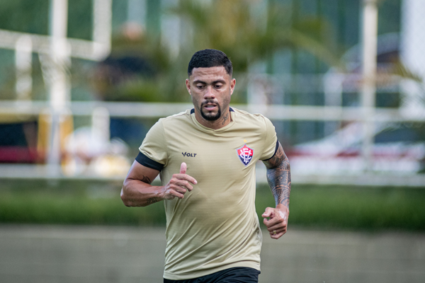 Elenco principal do Vitória conta com 29 jogadores
