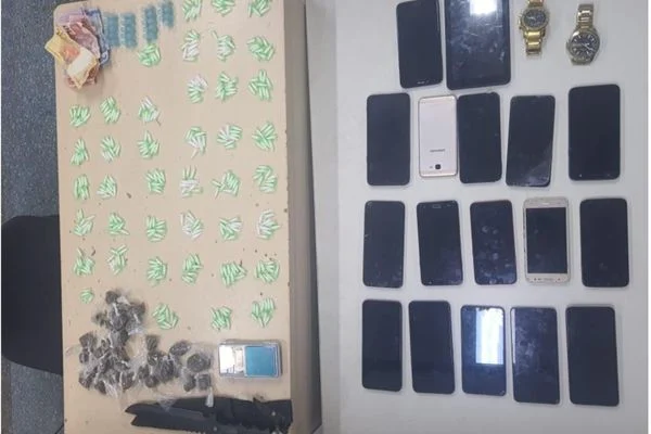 Casal suspeito de tráfico de drogas é preso em Lauro de Freitas