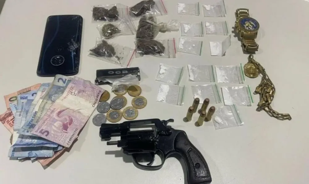 Homem é preso com arma e drogas no bairro Verde Horizonte