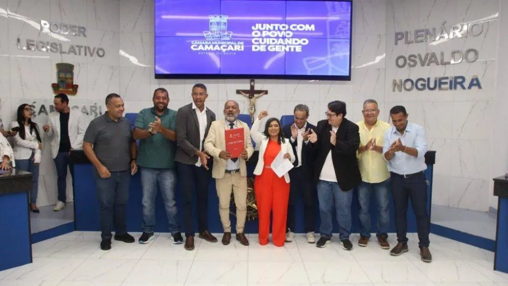 Vereadora Neidinha toma posse como 2ª suplente em Camaçari