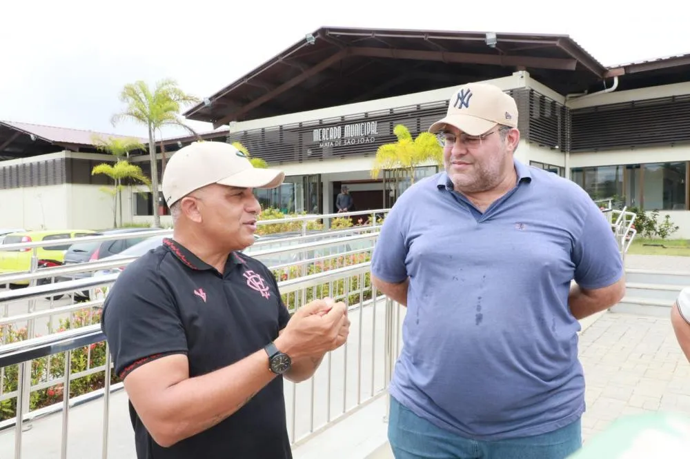Prefeitos de Mata e Dias d’Ávila fortalecem vínculos entre cidades com visita ao Mercado Municipal