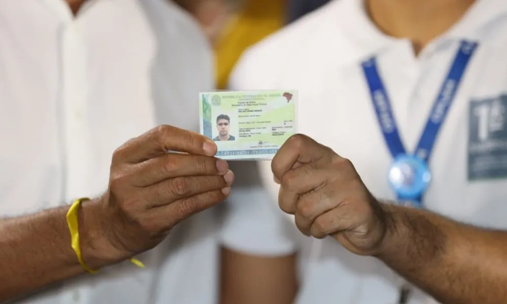 Nova carteira de identidade será emitida nas escolas estaduais de Salvador