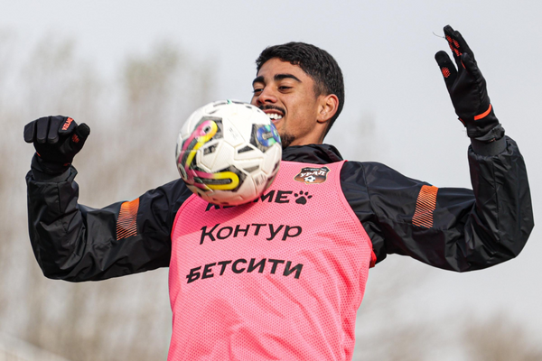 Zagueiro baiano projeta sequência em temporada na Rússia: “Buscar o objetivo”