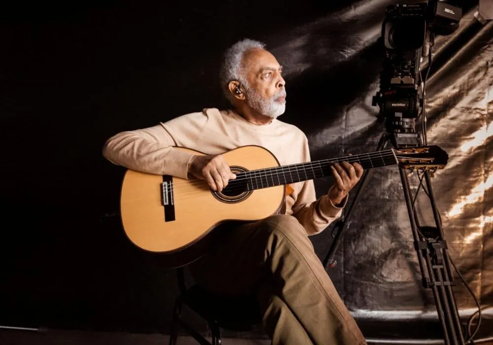 Gilberto Gil pede cessão de imagens à Record; emissora impõe cobrança em dólares