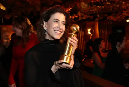 Fernanda Torres vence prêmio de melhor atriz no Satellite Awards