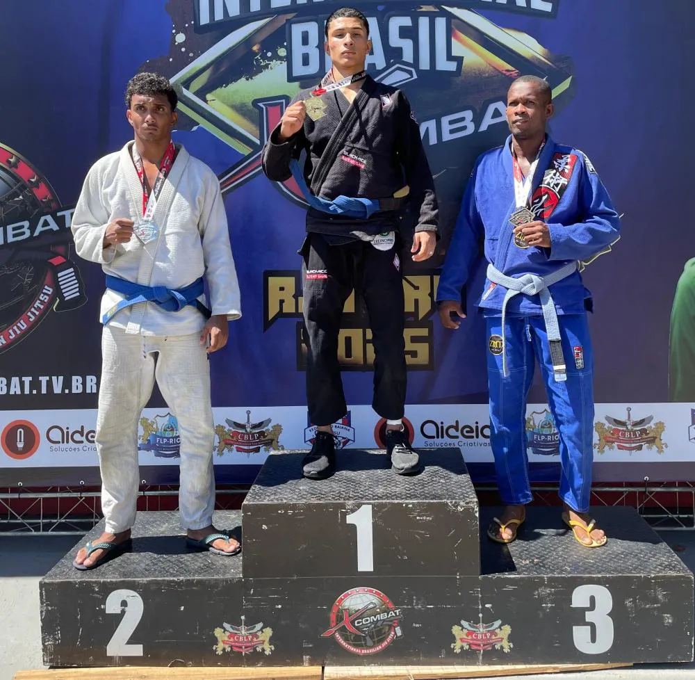 Atleta matense conquista título internacional de jiu-jitsu em Salvador