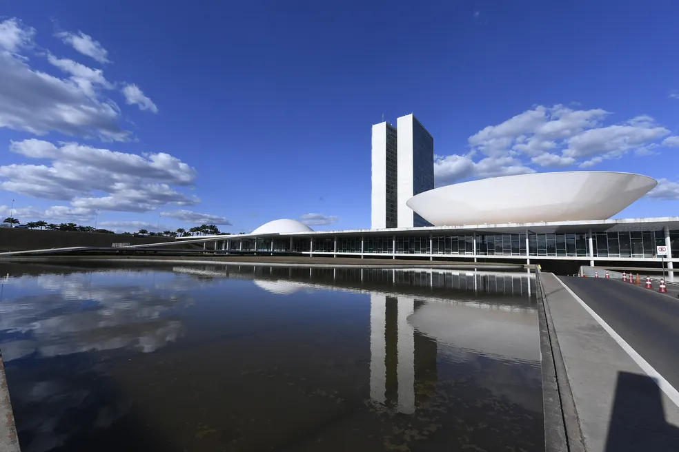 Na Câmara, urna eletrônica; no Senado, papel: veja como funcionam as eleições do Congresso
