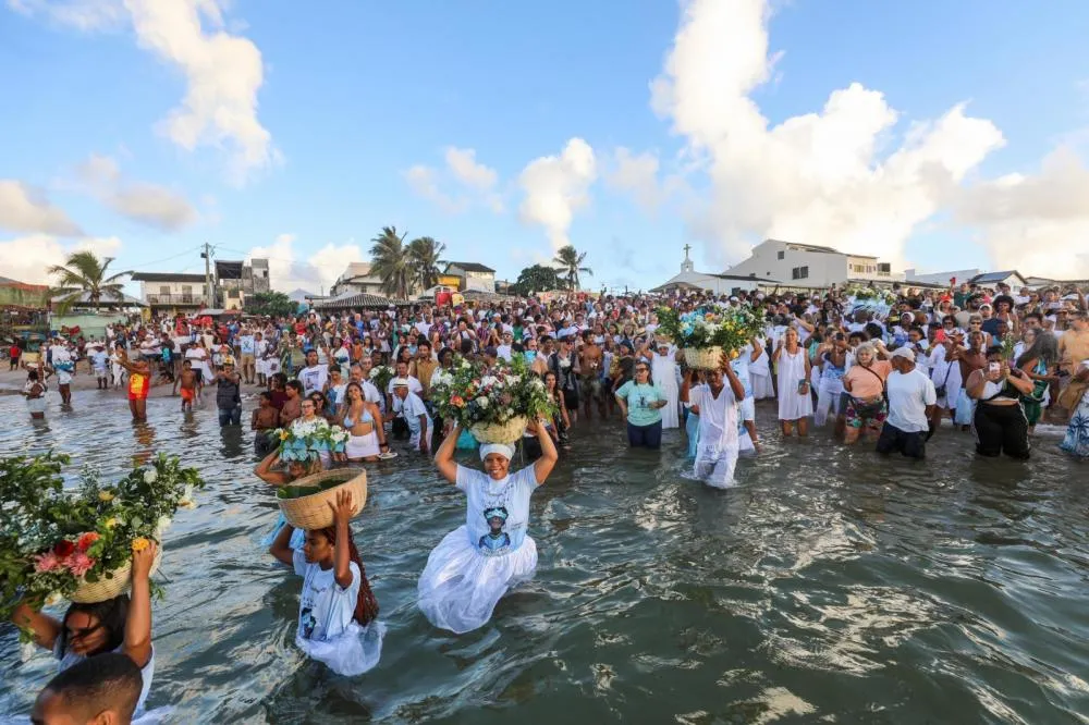 Rainha do Mar recebe homenagens em Arembepe no 2 de fevereiro