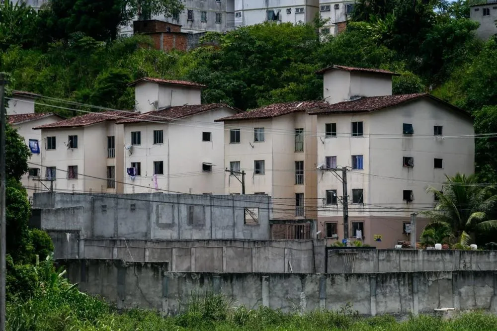 Traficantes expulsam moradores do Minha Casa Minha Vida