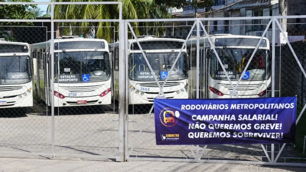 Rodoviários metropolitanos suspendem greve marcada para esta terça-feira (4)