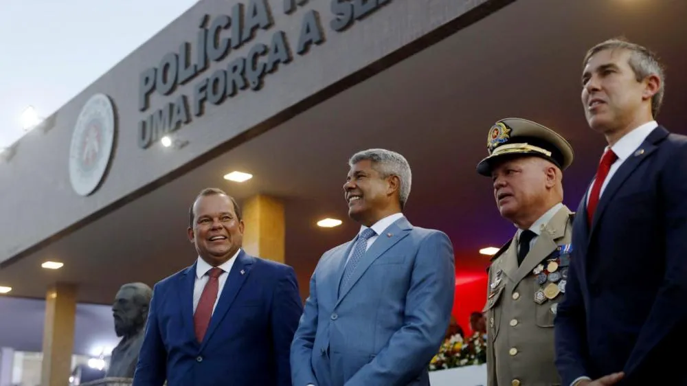 Bicentenário da Polícia Militar da Bahia é marcado por desfile e comemorações