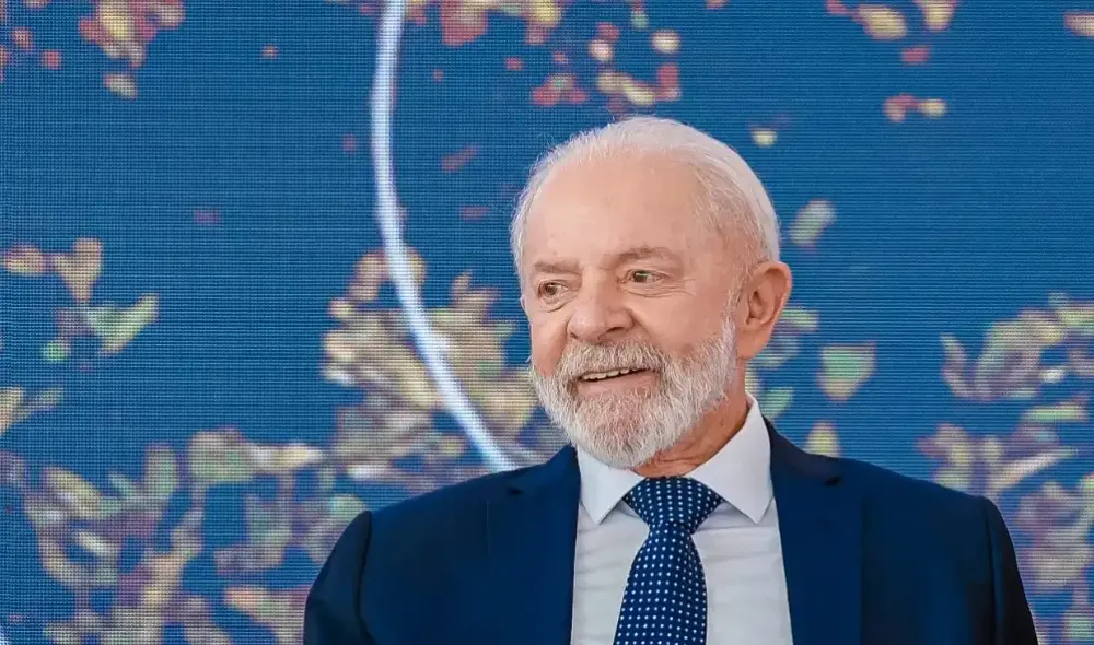 Lula vem à Bahia em sua primeira viagem após cirurgia