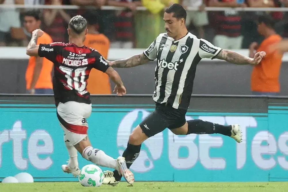 Halter é defendido por Carpini após falhas na Supercopa: “Não treinou”