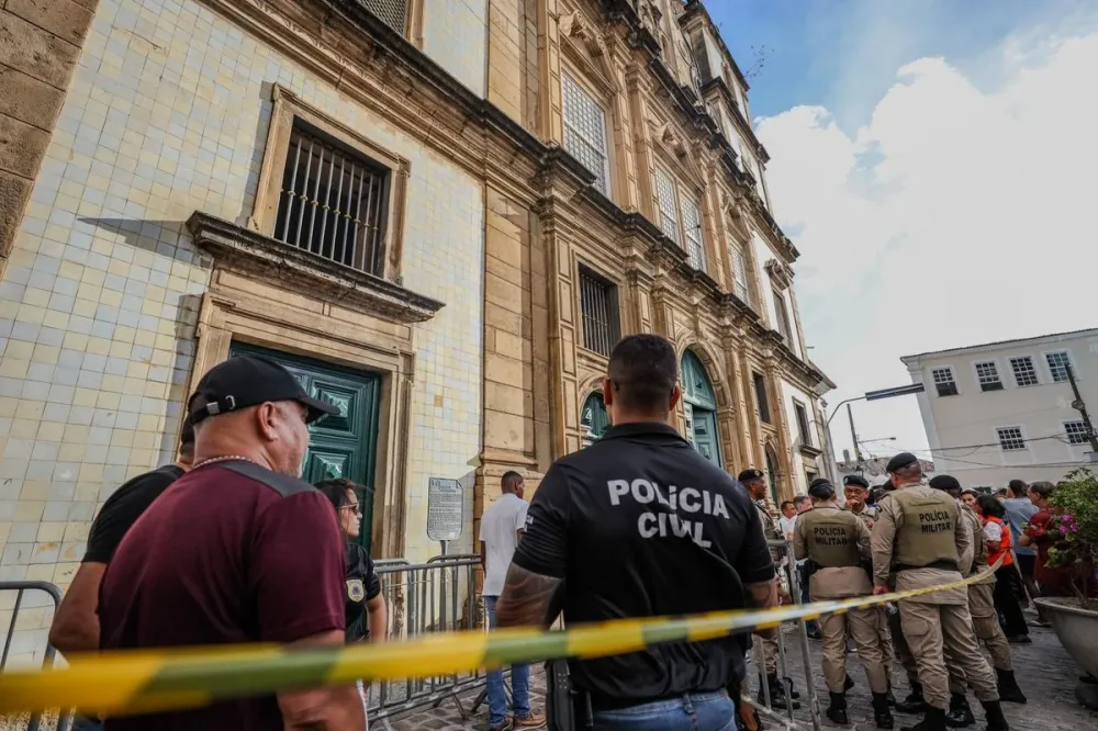 Lula lamenta desabamento em igreja e promete reconstruir lugar sagrado